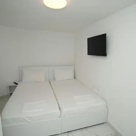 Hotel Enles *